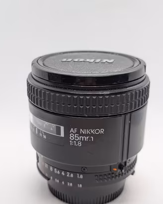 NIKON AF Nikkor 85mm F/1.8 - JAPAN