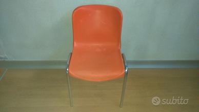 Poltroncina arancione vintage