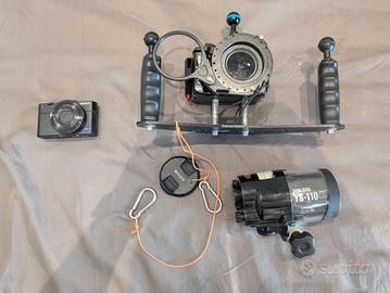 Custodia e fotocamera subacquea RX100 MII + acc.