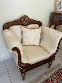Poltrona antica in stile classico dorata barocco