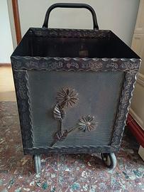 carrello portalegna in metallo 