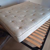 letto materasso e mobili collegati