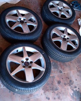 Cerchi con gomme 215/50 R17 5x110 in lega