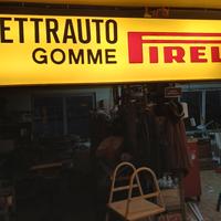 insegna pirelli  