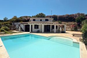 Villa con Piscina Domus de Maria