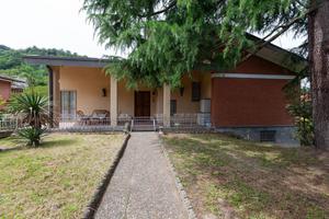 Villa di 320 m² con più di 5 locali e box auto dop