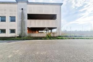 CAPANNONE A PRALBOINO