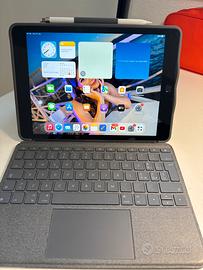 Ipad 9a generazione con tastiera trackpad e pencil