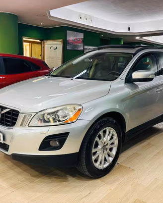 Volvo XC60 2.4 D5 Automatica AWD Tetto Summum