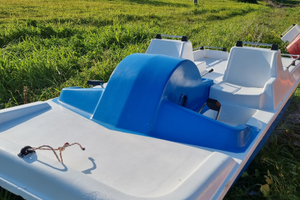 Pedalo' ,bananone traino ,motore fuoribordo