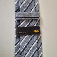 Cravatta di seta Fendi 
