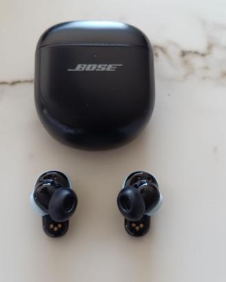 Bose QuietComfort Ultra Earbuds nere