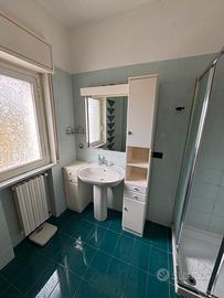 Mobile bagno con sanitari