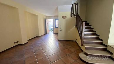Appartamento di 140 m² con 5 locali a Carini
