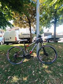 Trek 4900