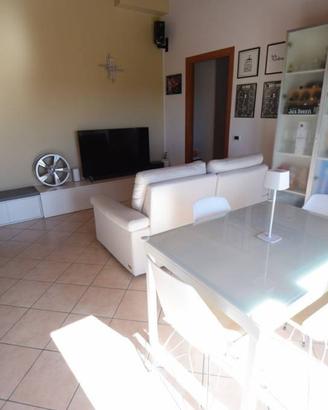 Appartamento di 55 m² con 2 locali e box auto a Ro