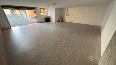 Garage 4/5 posti auto 65mq