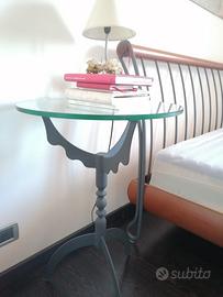 Letto matrimoniale in ciliegio e ferro con tavolin