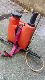 Pompa a spalla irroratrice pompante