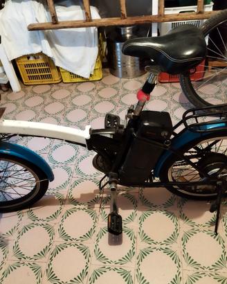 bici elettrica (acceleratore con manopola)