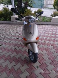 Vespa et4 1998