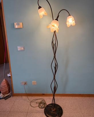 Lampada stelo da pavimento