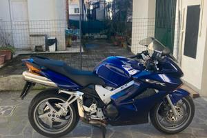 HONDA VFR 800Vtec