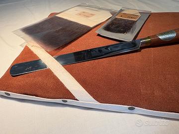 Cuscinetto per foglia d'oro con lama e pennellesse