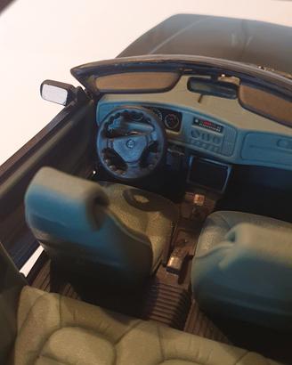 modellino auto Saab 900 