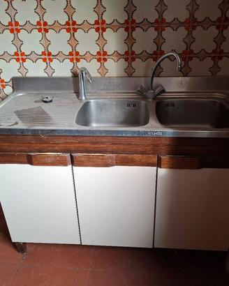 Mobile cucina con lavello