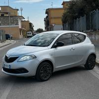 Lancia ypsilon 1.2 Gpl