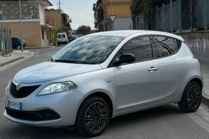 Lancia ypsilon 1.2 Gpl
