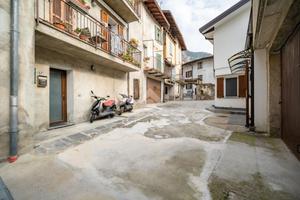2 LOCALI A CESANA BRIANZA