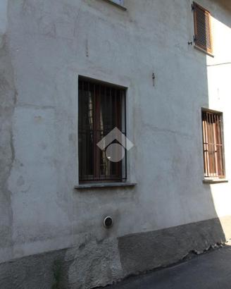2 LOCALI A VARALLO POMBIA