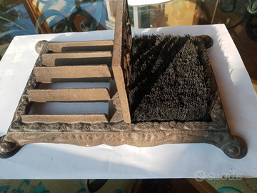 Zerbino pulisciscarpe con raschietto anni 60 ghisa