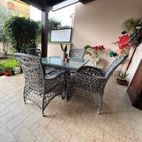 TAVOLO e 4 sedie giardino