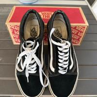 Vans nere