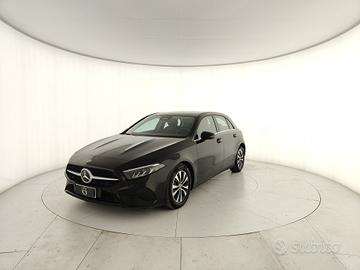 MERCEDES-BENZ A 180 d Advanced auto