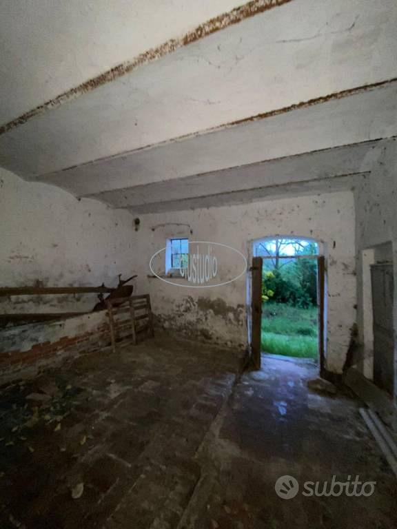 Rustico / Casale di 560 m² con più di 5 locali e b - Vista 5