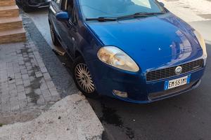 Grande Punto design Giugiaro 