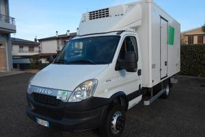 Iveco Daily 60C15 isotermico con sponda caricatric