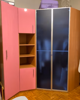 Armadio ad angolo + comodino + scrivania