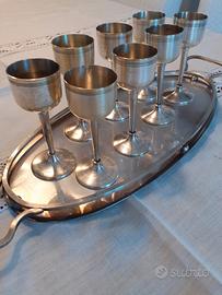 Vassoio con bicchieri vintage 