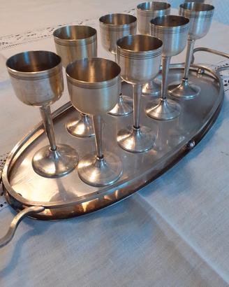 Vassoio con bicchieri vintage 