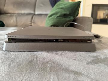 PS4 - 500 GB F Chassis, Black Usato poco
