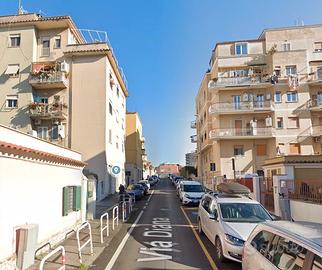 Tuscolana accogliente trilocale arredato