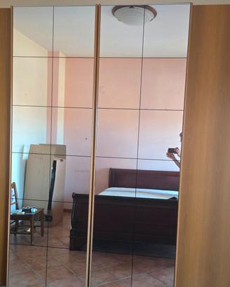 Armadio a 6 ante: 330x250x60 con specchio
