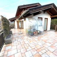 Gazzadina - 4 Stanze in Villa con Grande Terrazza