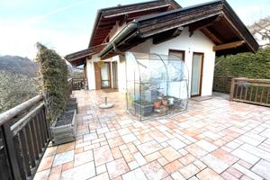 Gazzadina - 4 Stanze in Villa con Grande Terrazza