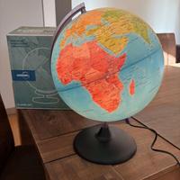 Mappamondo con luce e interruttore by Nova Rico